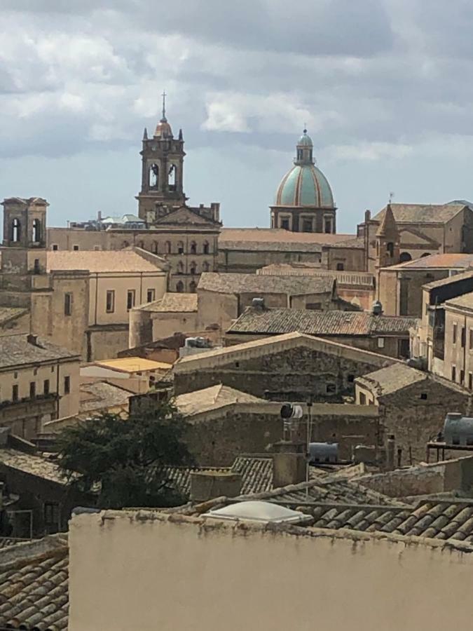 San Giorgio Rooms กัลตาจีโรเน ภายนอก รูปภาพ